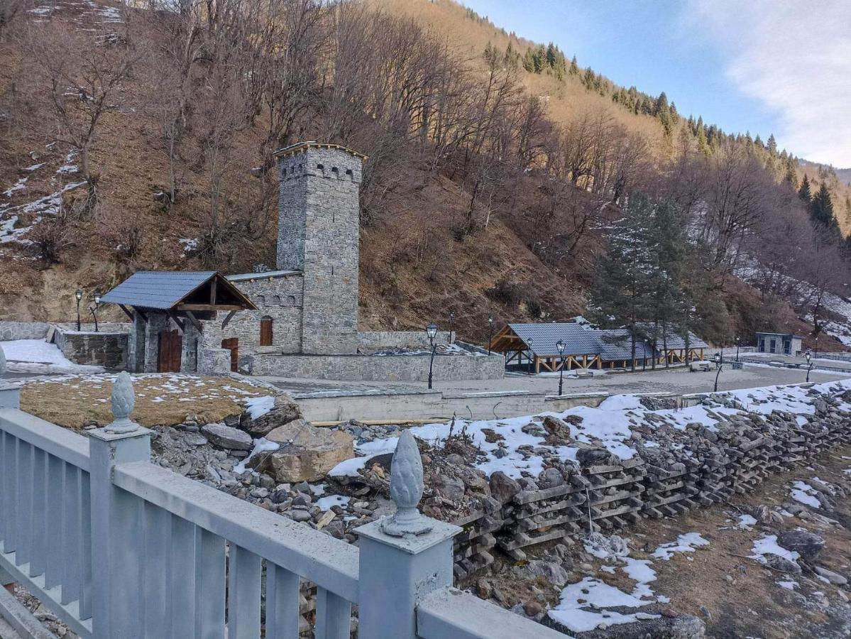 Lentekhi Guest House "Svaneti" מראה חיצוני תמונה