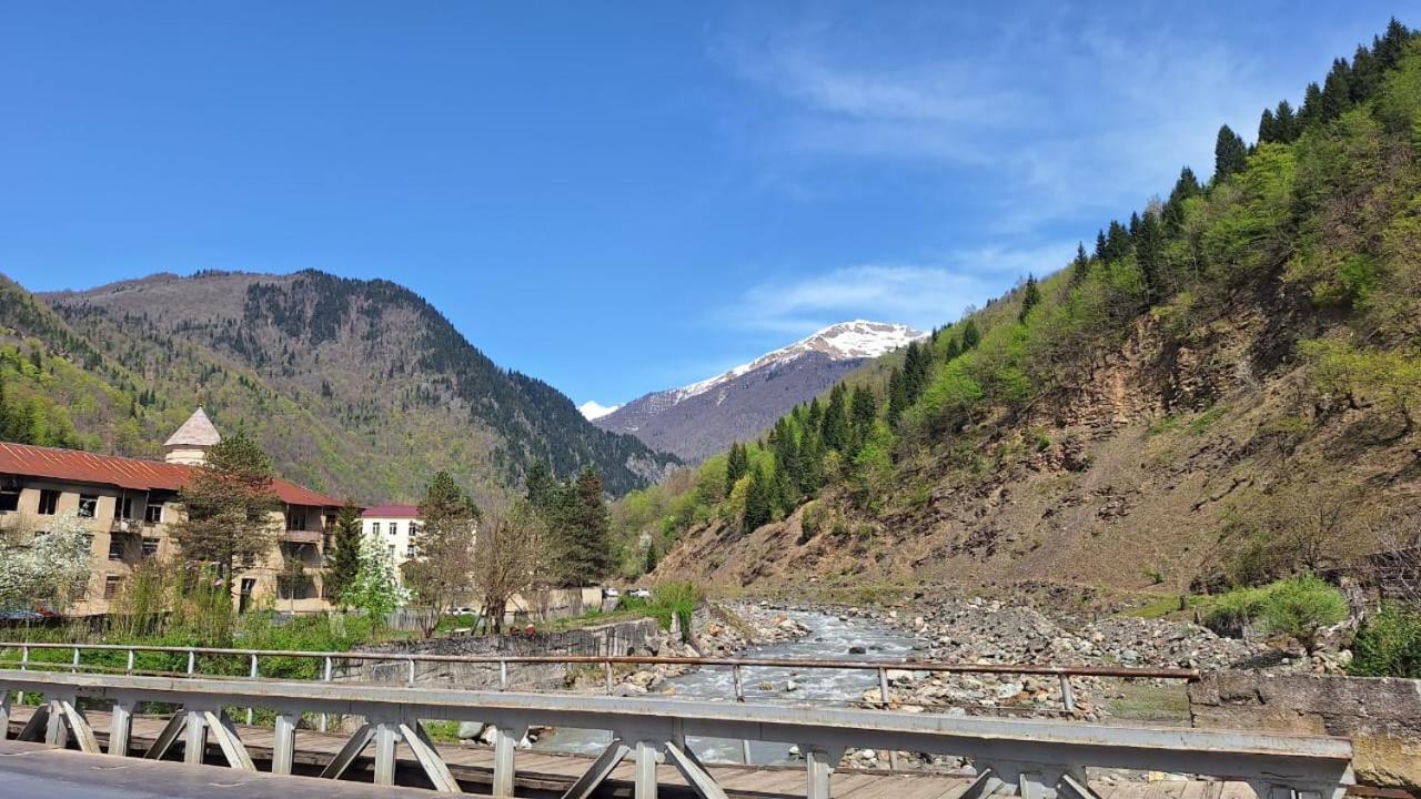 Lentekhi Guest House "Svaneti" מראה חיצוני תמונה