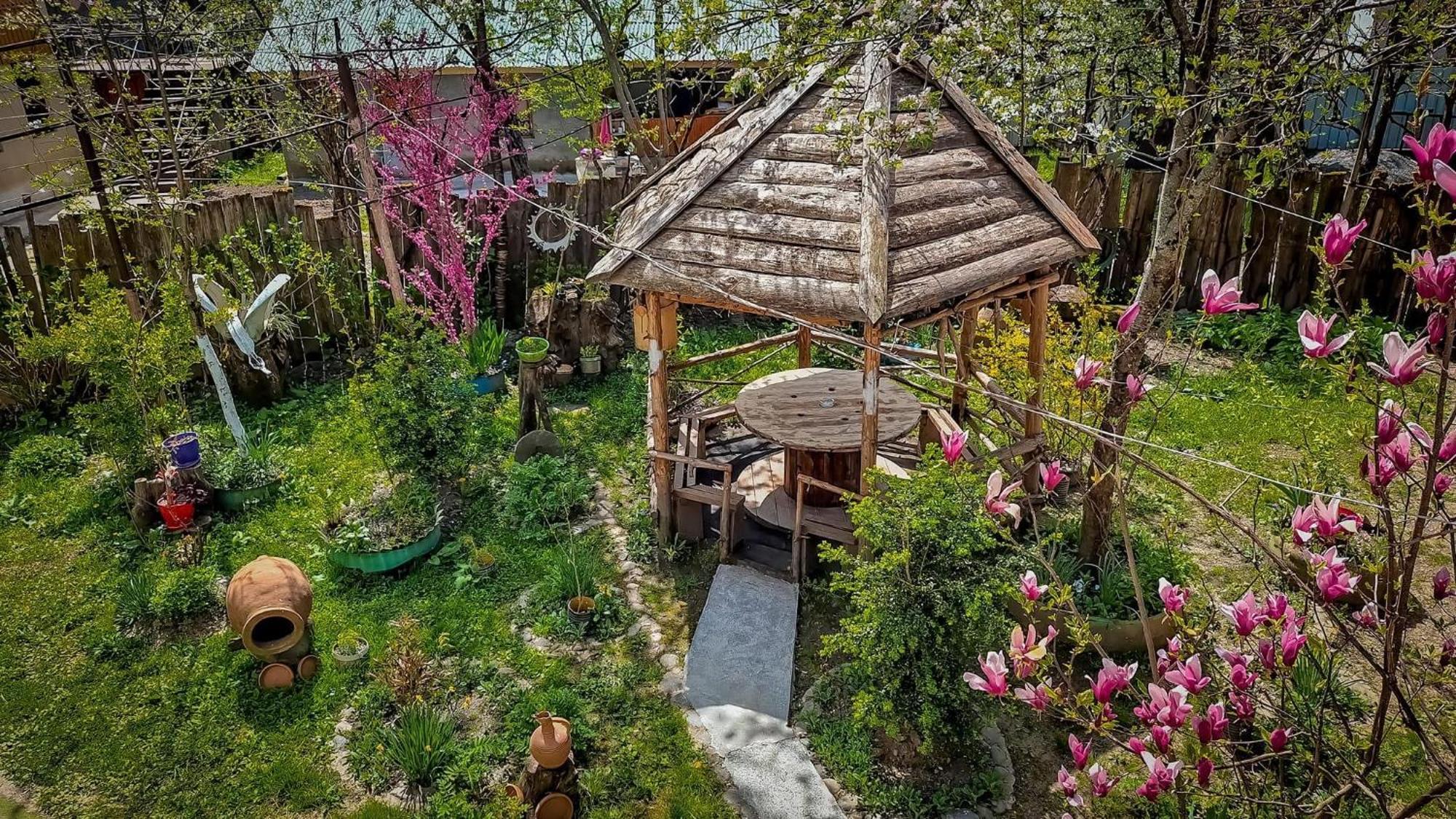Lentekhi Guest House "Svaneti" מראה חיצוני תמונה