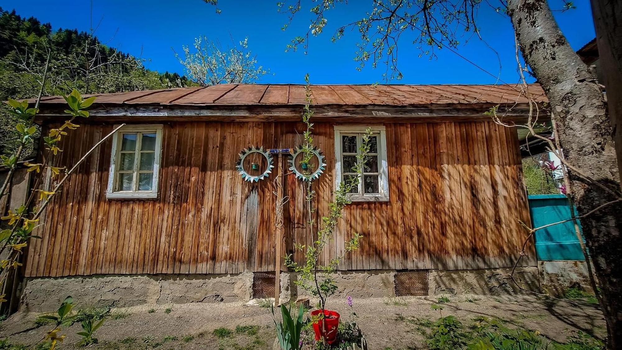 Lentekhi Guest House "Svaneti" מראה חיצוני תמונה